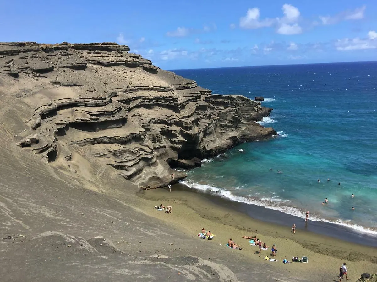 Mediteranean Style Ohana Rental / Loft & Sundeck Panoramic Ocean View Honolulu Landing